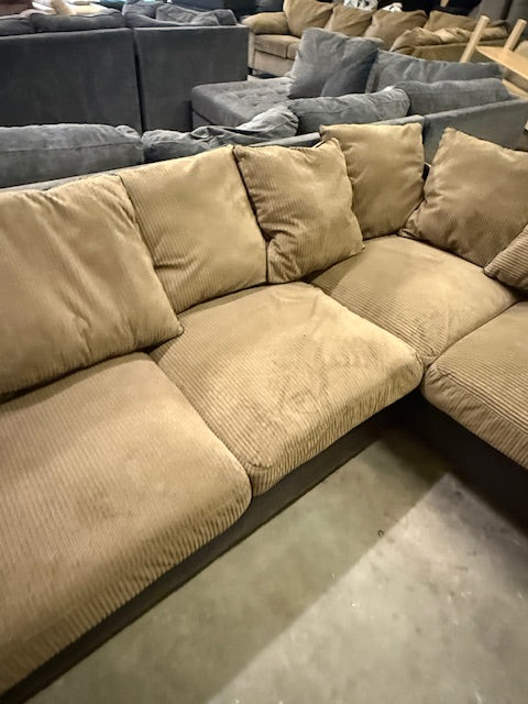 *Free Delivery* Excellent Condition Sectional Couch 2 Piece