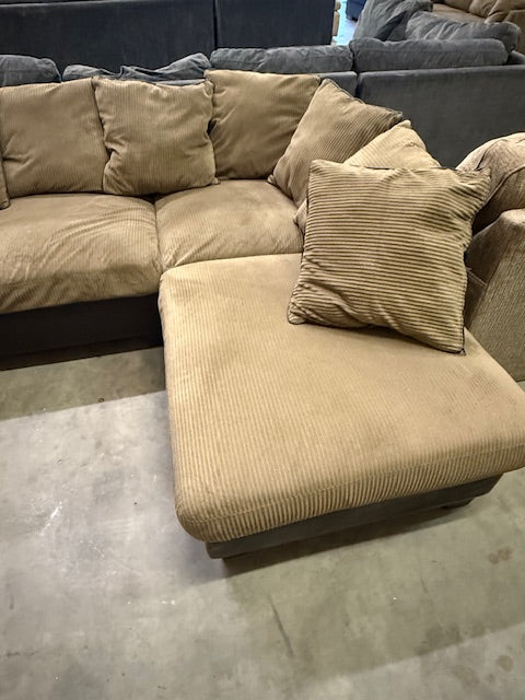 *Free Delivery* Excellent Condition Sectional Couch 2 Piece