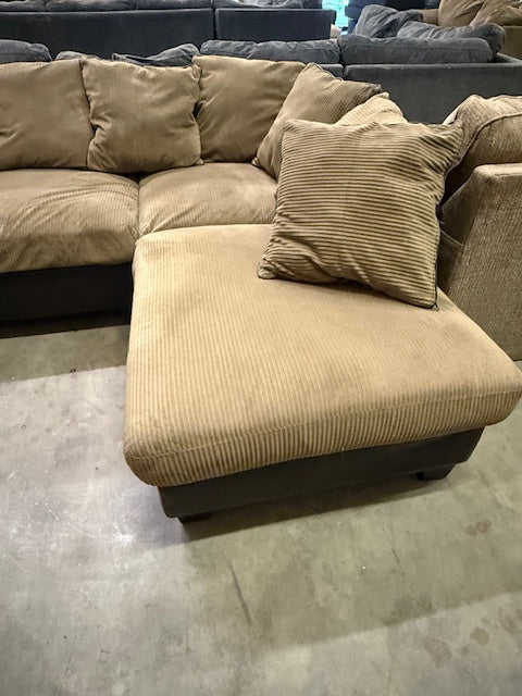 *Free Delivery* Excellent Condition Sectional Couch 2 Piece