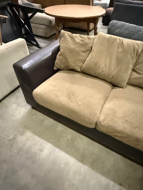 *Free Delivery* Excellent Condition Sectional Couch 2 Piece