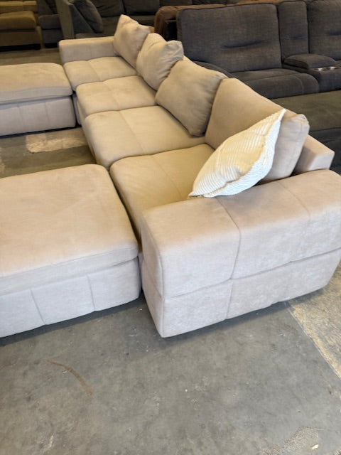 *Free Delivery* 6 Piece Modular Sectional Couch