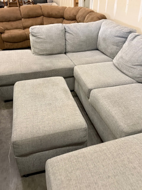 *Free Delivery* Broyhill Gray Sectional Couch with Matching Ottoman
