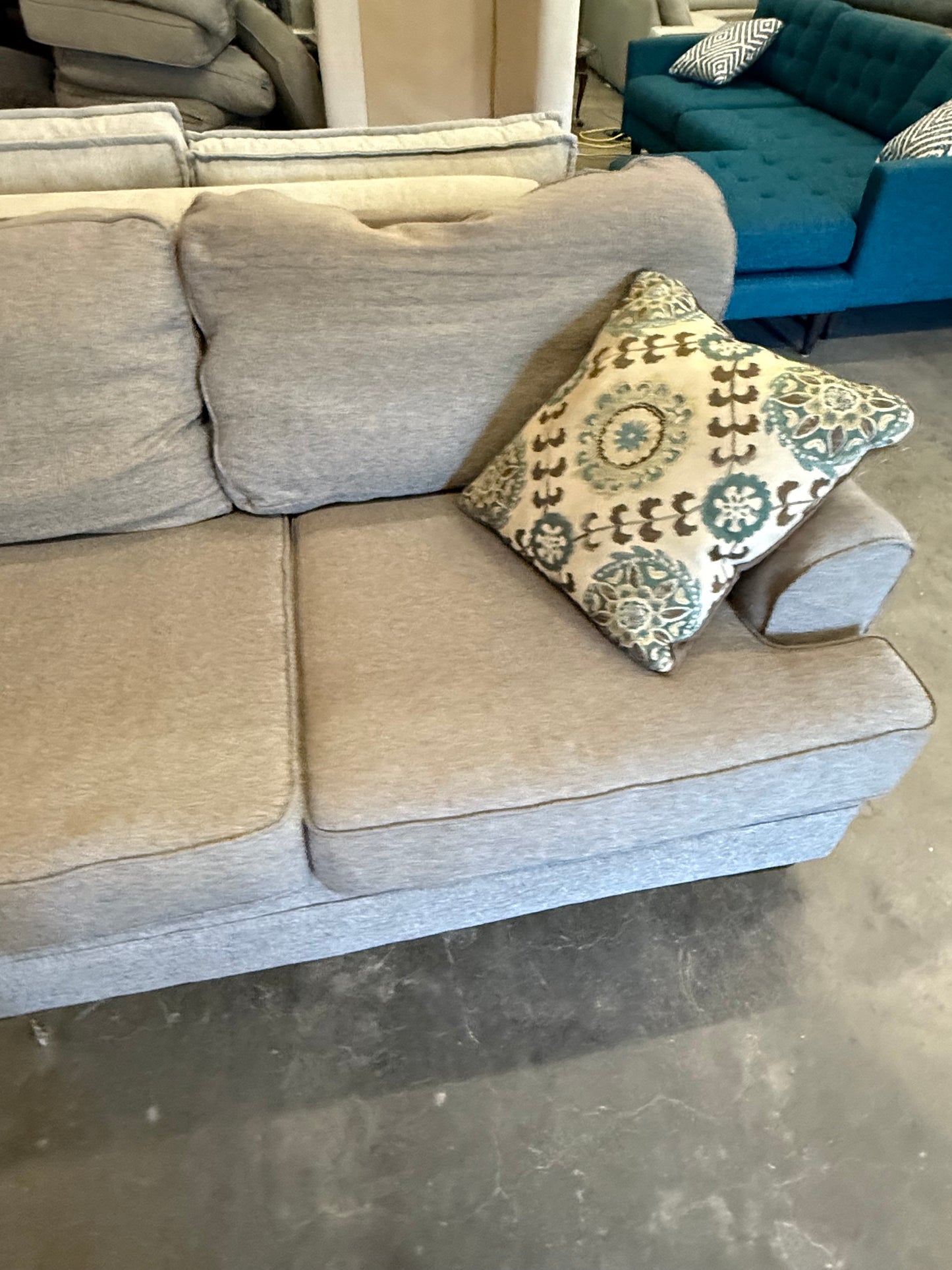 *Free Delivery* Excellent Condition 4-Piece Large Ashley Sectional Couch (155 inches wide