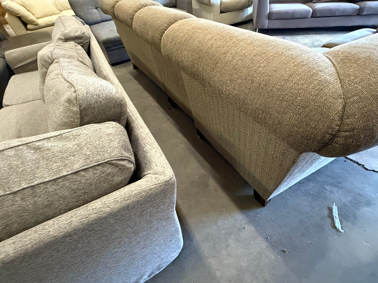 *Free Delivery* Flexsteel 3-Piece Sectional Couch (Retails $4800)