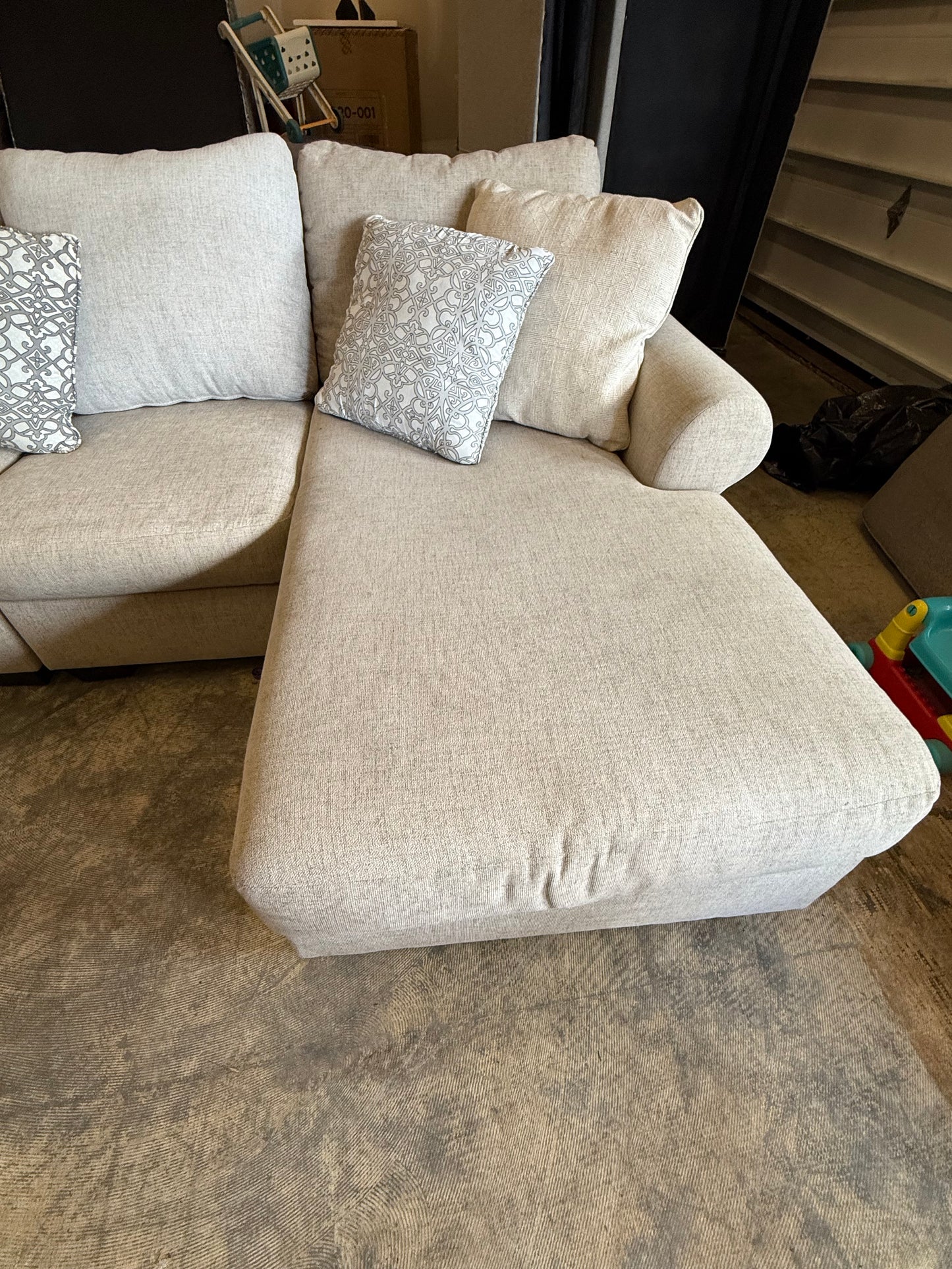 *Free Delivery* Excellent Condition Ashley 3-Piece Sectional Beige