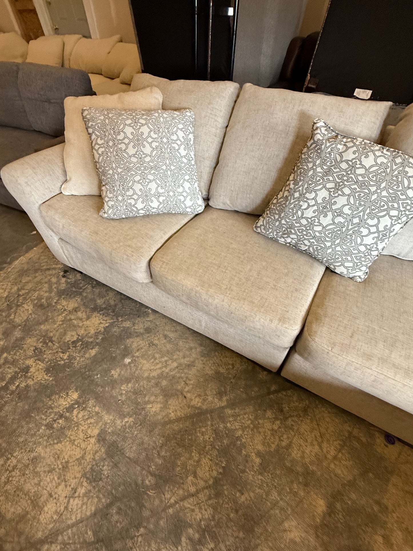 *Free Delivery* Excellent Condition Ashley 3-Piece Sectional Beige