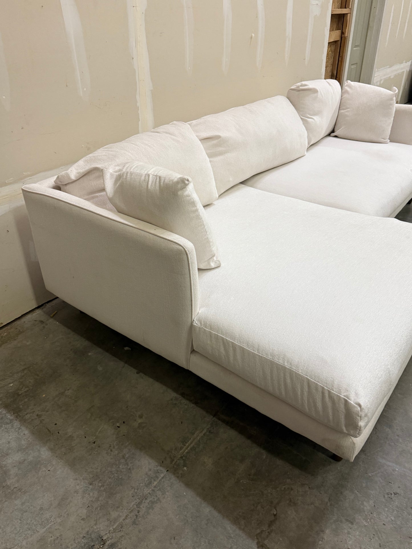 *Free Delivery* Beautiful Joybird Miller Collection Sectional Couch (Retails $2800+)