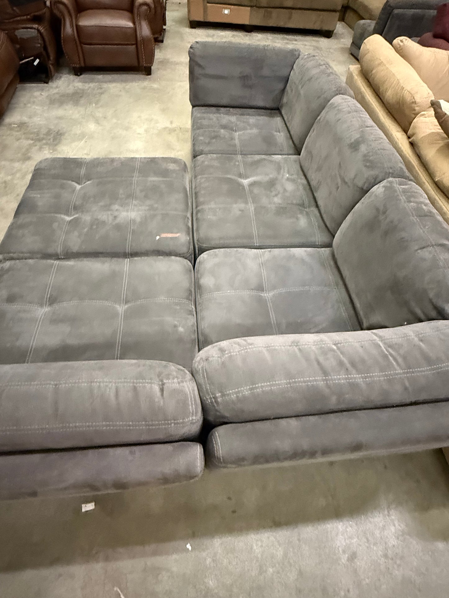 *Free Delivery* 6 Piece Modular Sectional