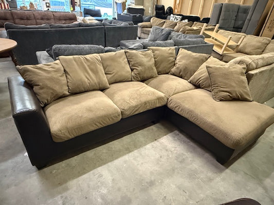 *Free Delivery* Excellent Condition Sectional Couch 2 Piece