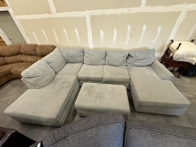 *Free Delivery* Broyhill Gray Sectional Couch with Matching Ottoman