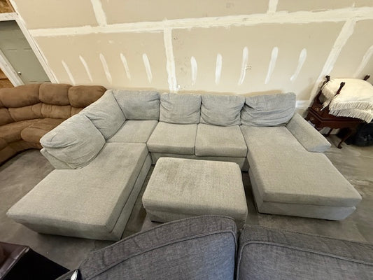 *Free Delivery* Broyhill Gray Sectional Couch with Matching Ottoman
