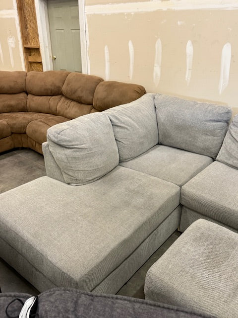 *Free Delivery* Broyhill Gray Sectional Couch with Matching Ottoman
