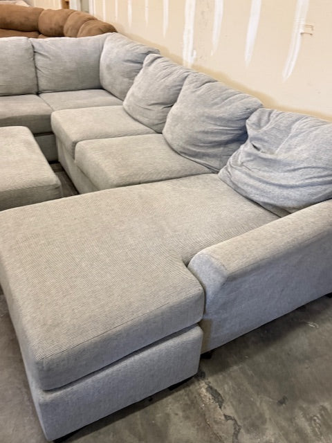 *Free Delivery* Broyhill Gray Sectional Couch with Matching Ottoman