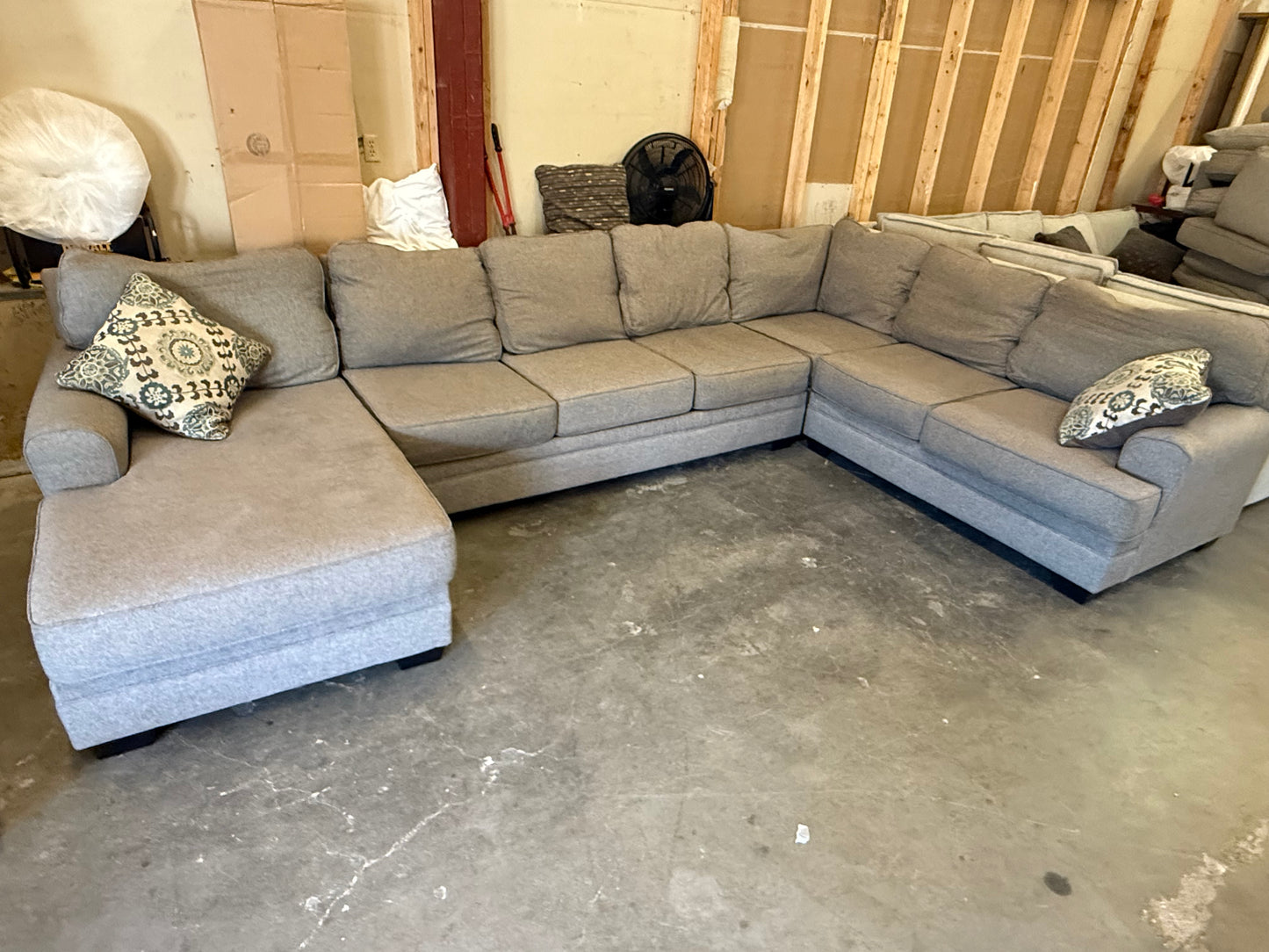 *Free Delivery* Excellent Condition 4-Piece Large Ashley Sectional Couch (155 inches wide