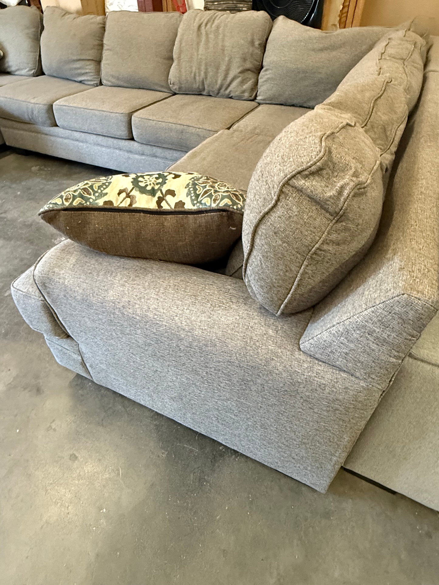 *Free Delivery* Excellent Condition 4-Piece Large Ashley Sectional Couch (155 inches wide