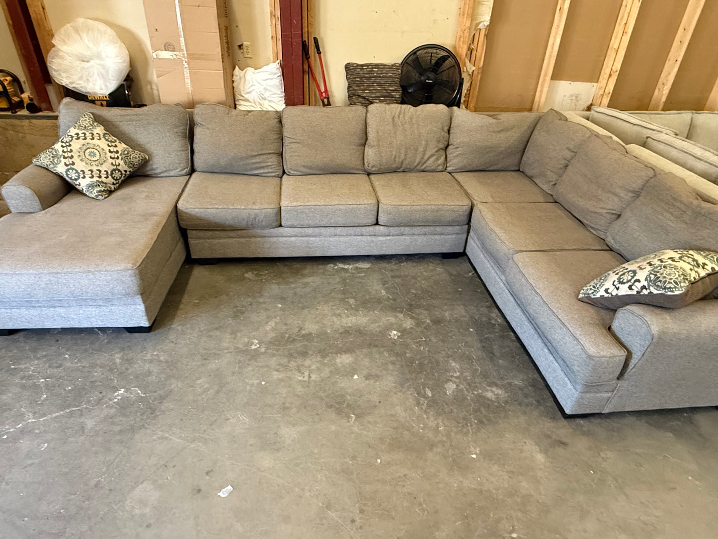 *Free Delivery* Excellent Condition 4-Piece Large Ashley Sectional Couch (155 inches wide