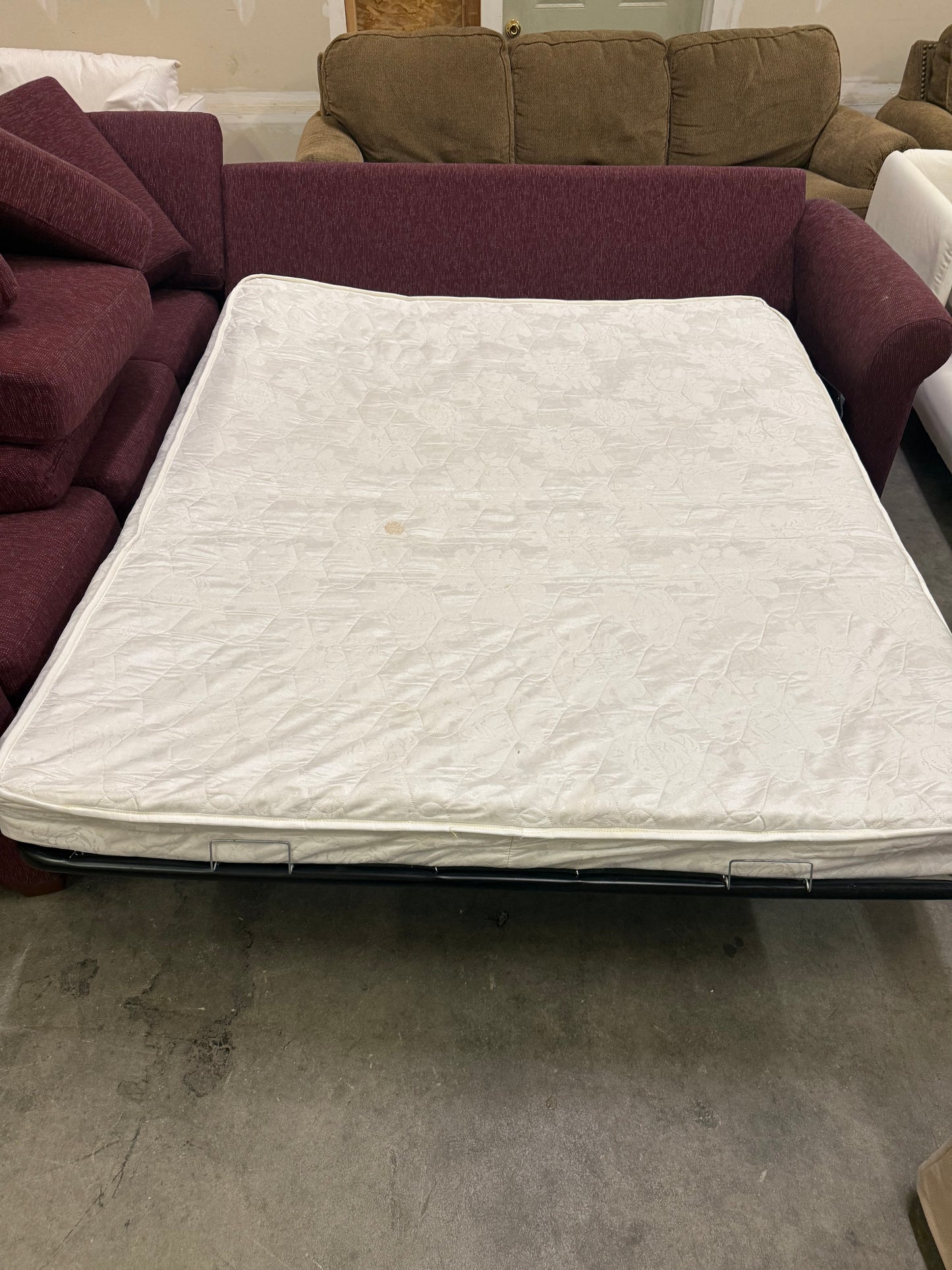 *Free Delivery* Excellent Condition 3-Piece Burgundy Red Wine Sectional with Pullout Bed