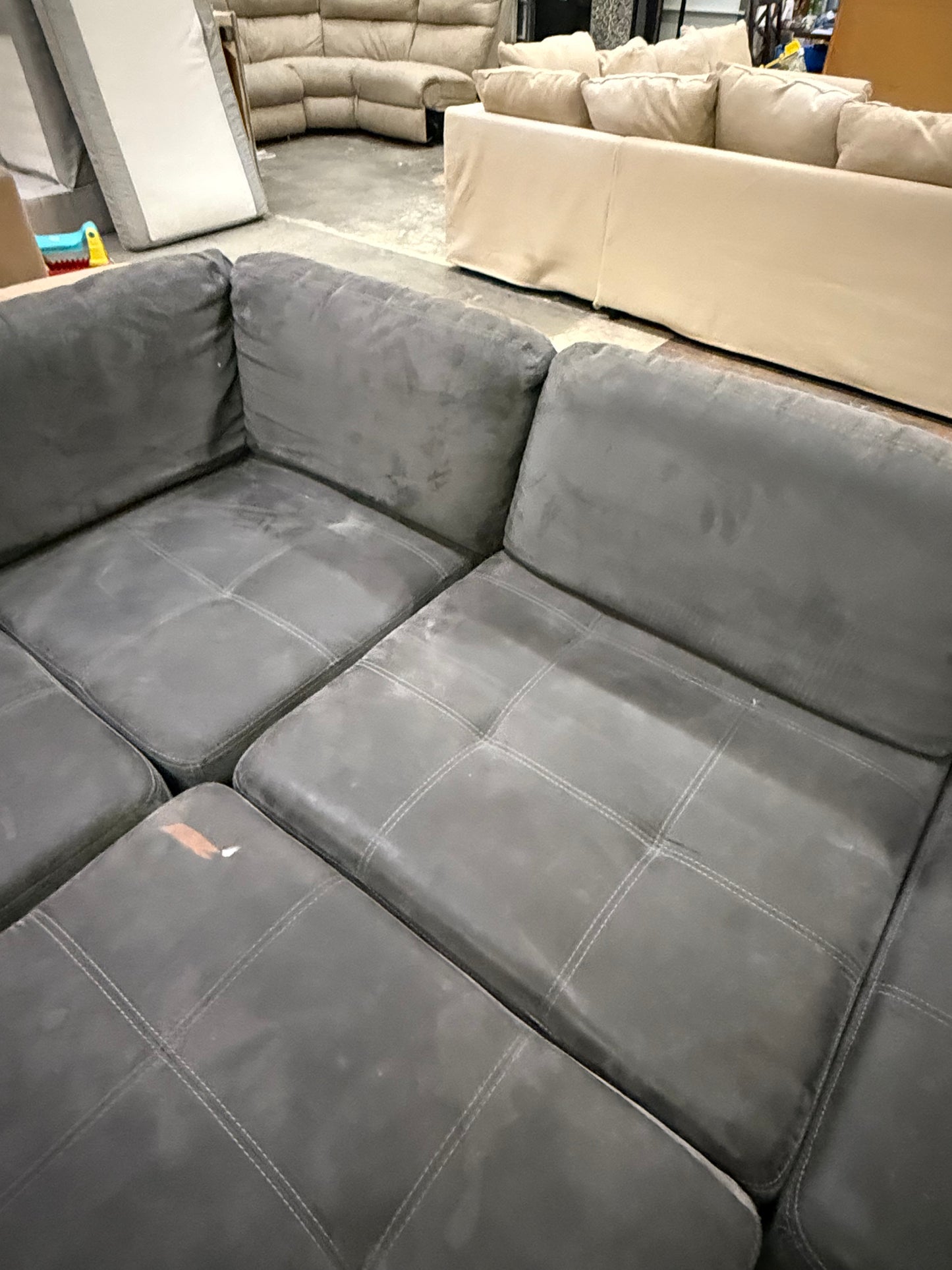 *Free Delivery* 6 Piece Modular Sectional