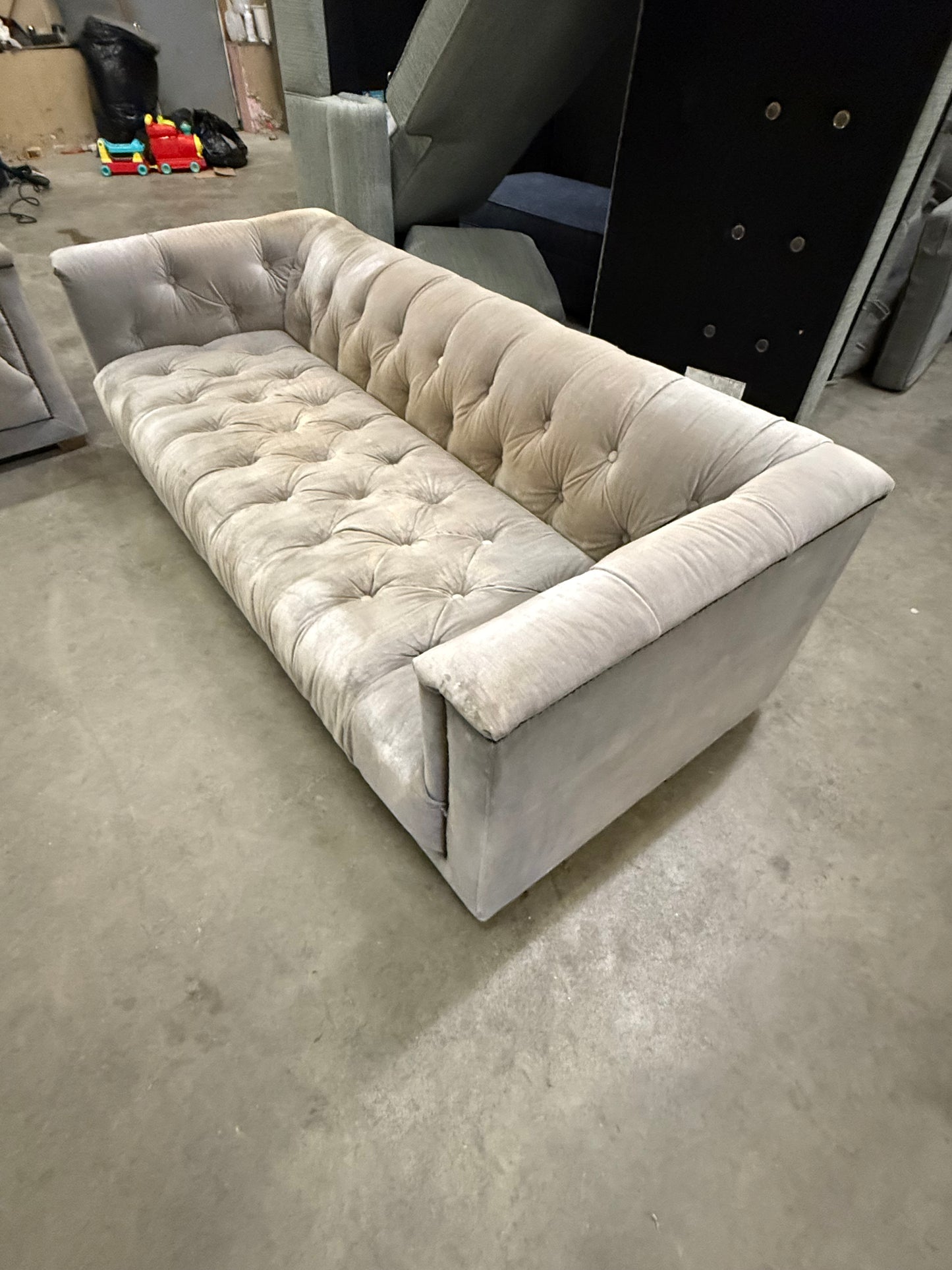 *Free Delivery* Pair of Restoration Hardware Highend Tufted Chesterfield Full Sized Couches