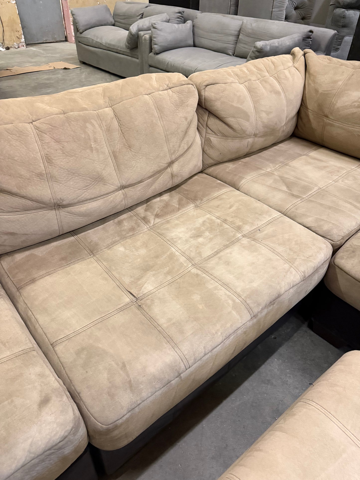 *Free Delivery* 6-Piece Modular Sectional Couch
