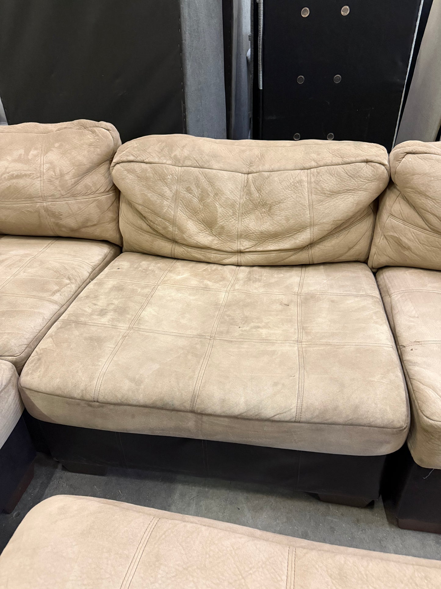 *Free Delivery* 6-Piece Modular Sectional Couch