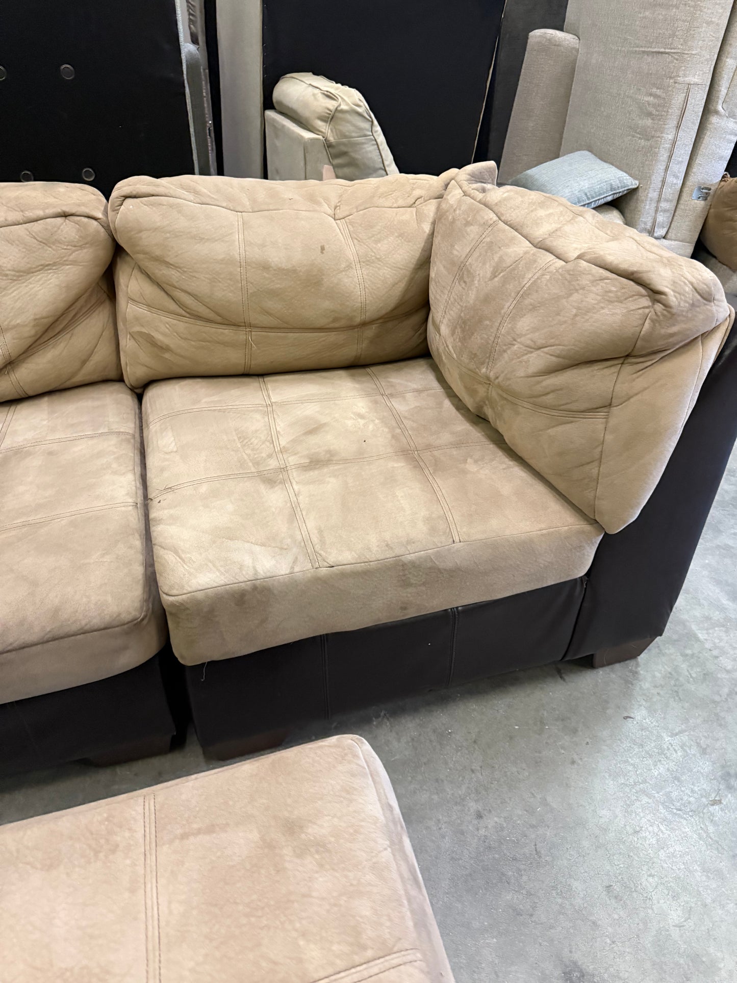 *Free Delivery* 6-Piece Modular Sectional Couch