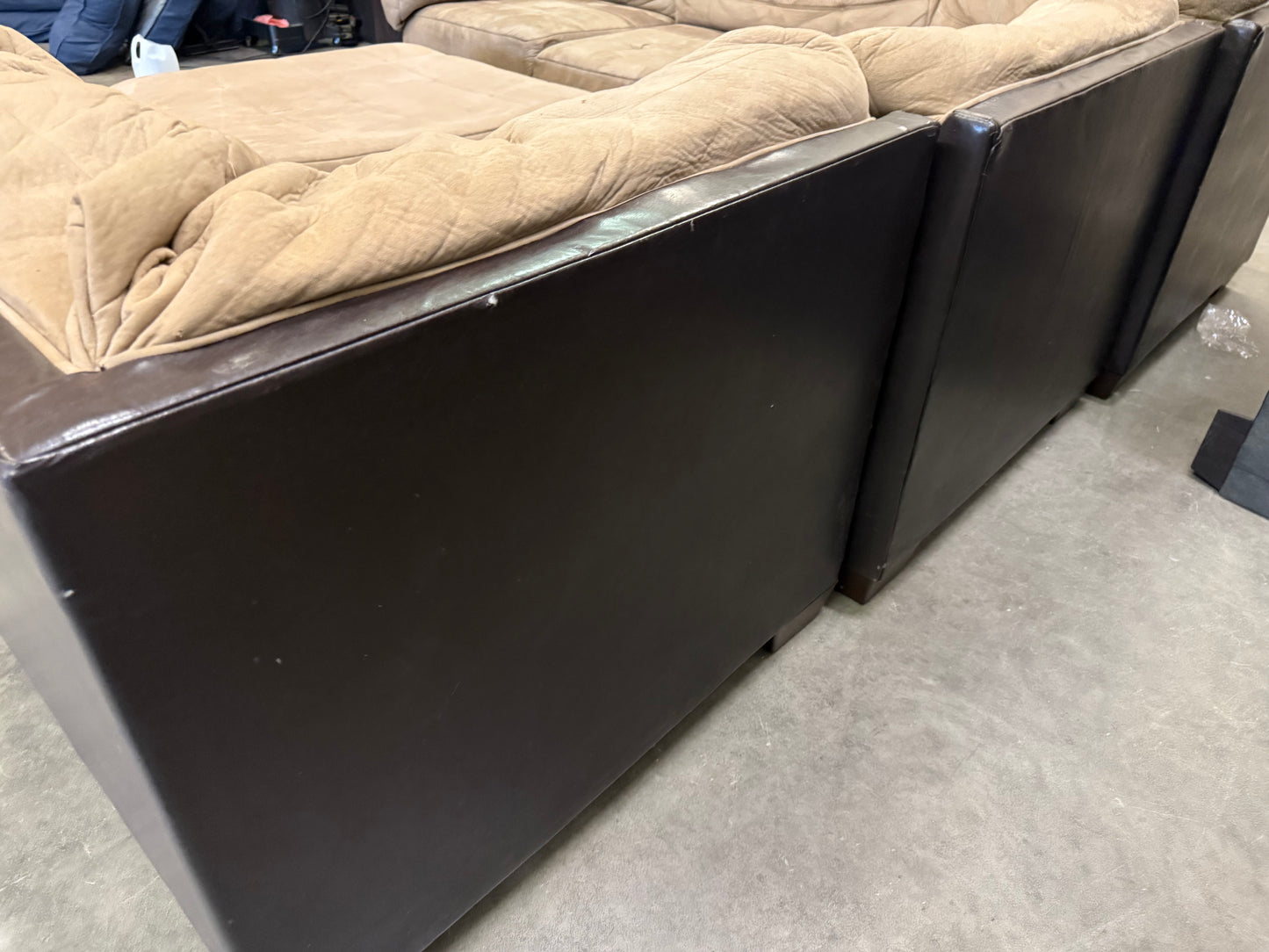 *Free Delivery* 6-Piece Modular Sectional Couch