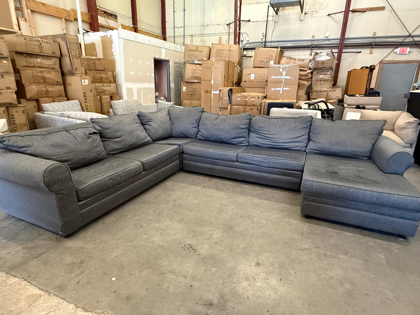 *Free Delivery* Large 4-Piece Sectional Couch Gray