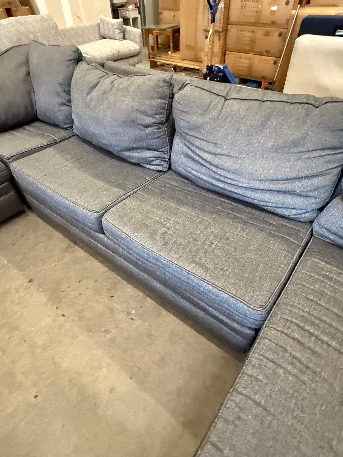 *Free Delivery* Large 4-Piece Sectional Couch Gray