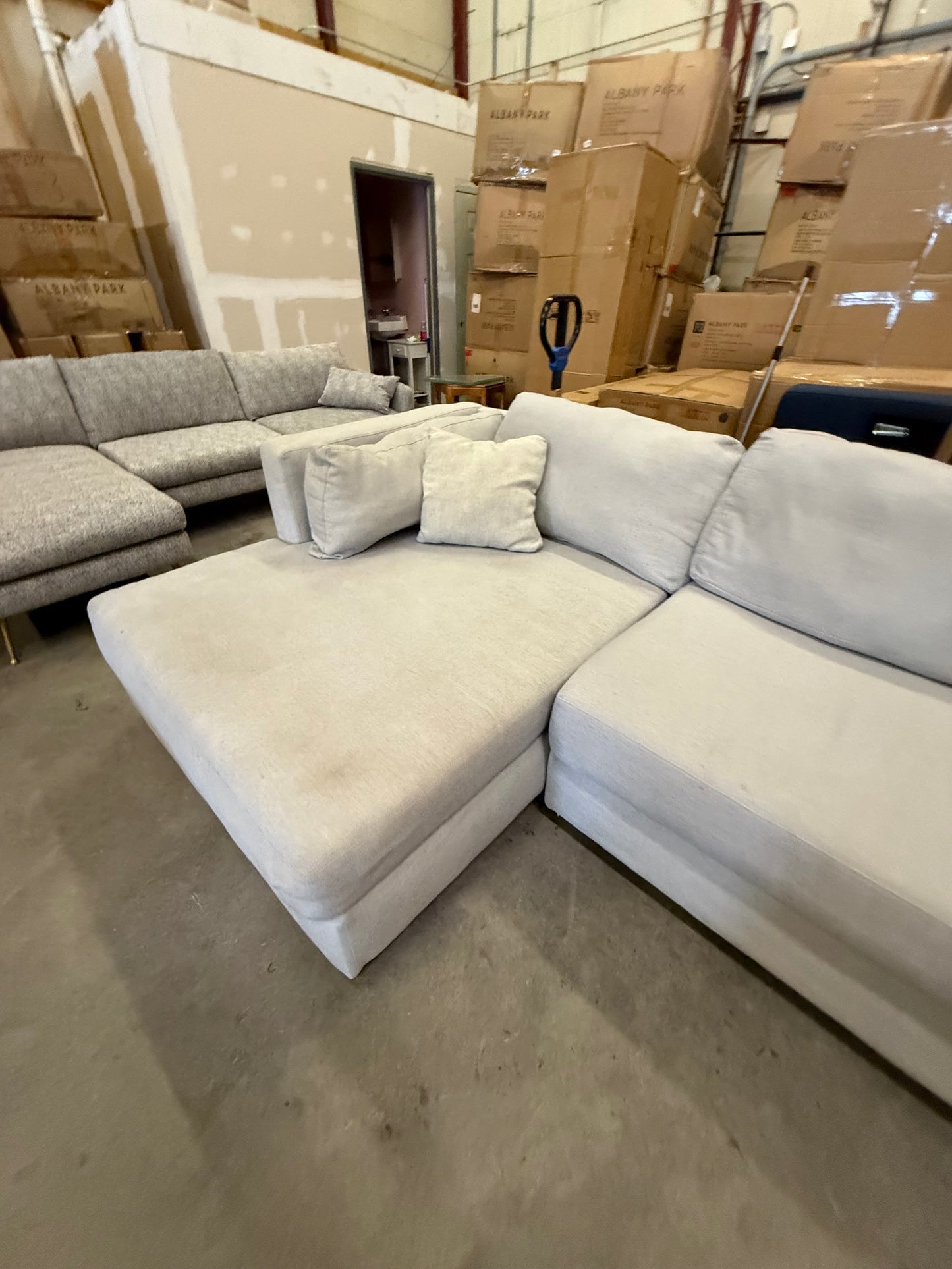 *Free Delivery* Jordan's Furniture Sectional Couch 2-Piece Beige