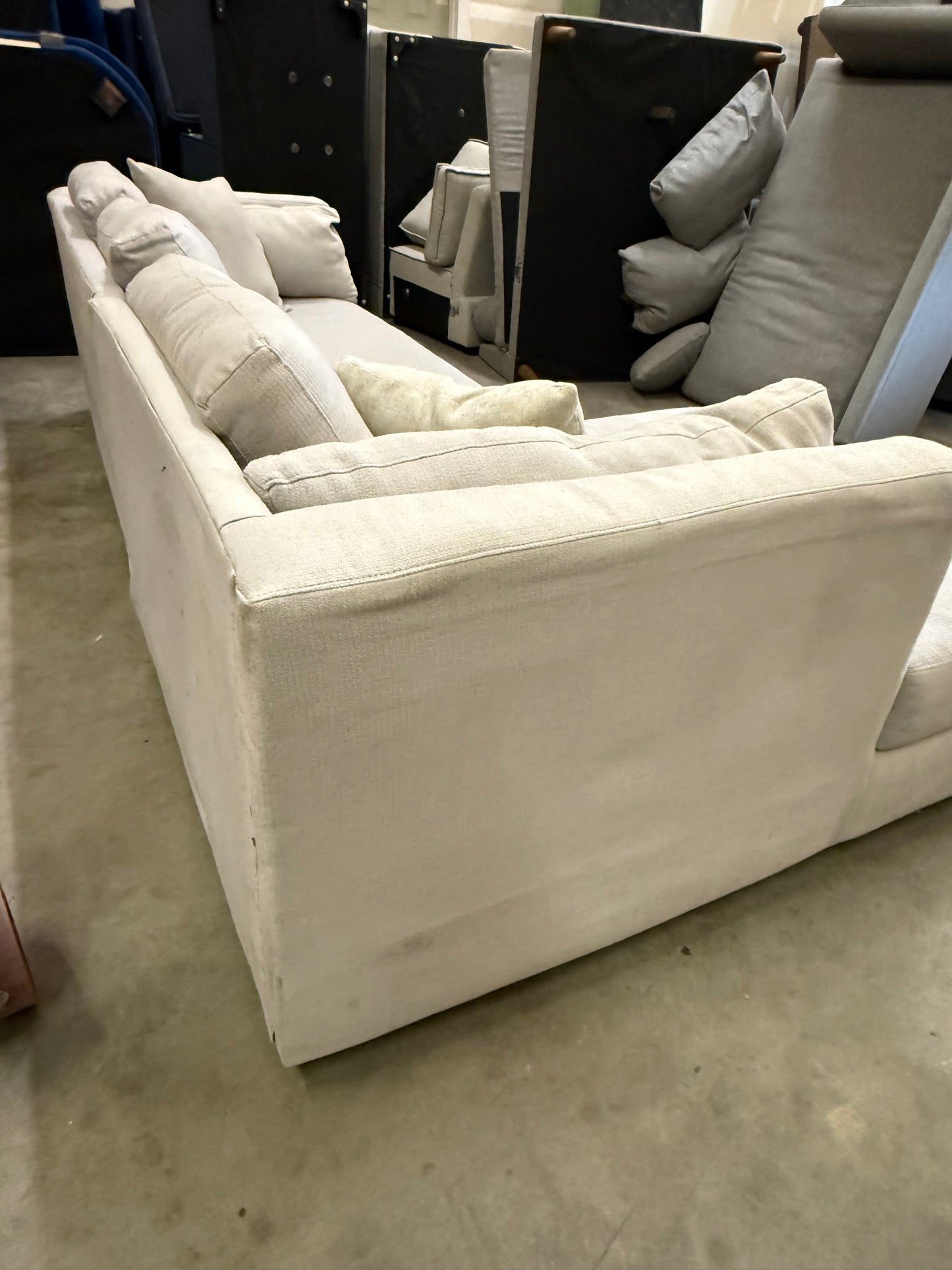 *Free Delivery* Jordan's Furniture Sectional Couch 2-Piece Beige