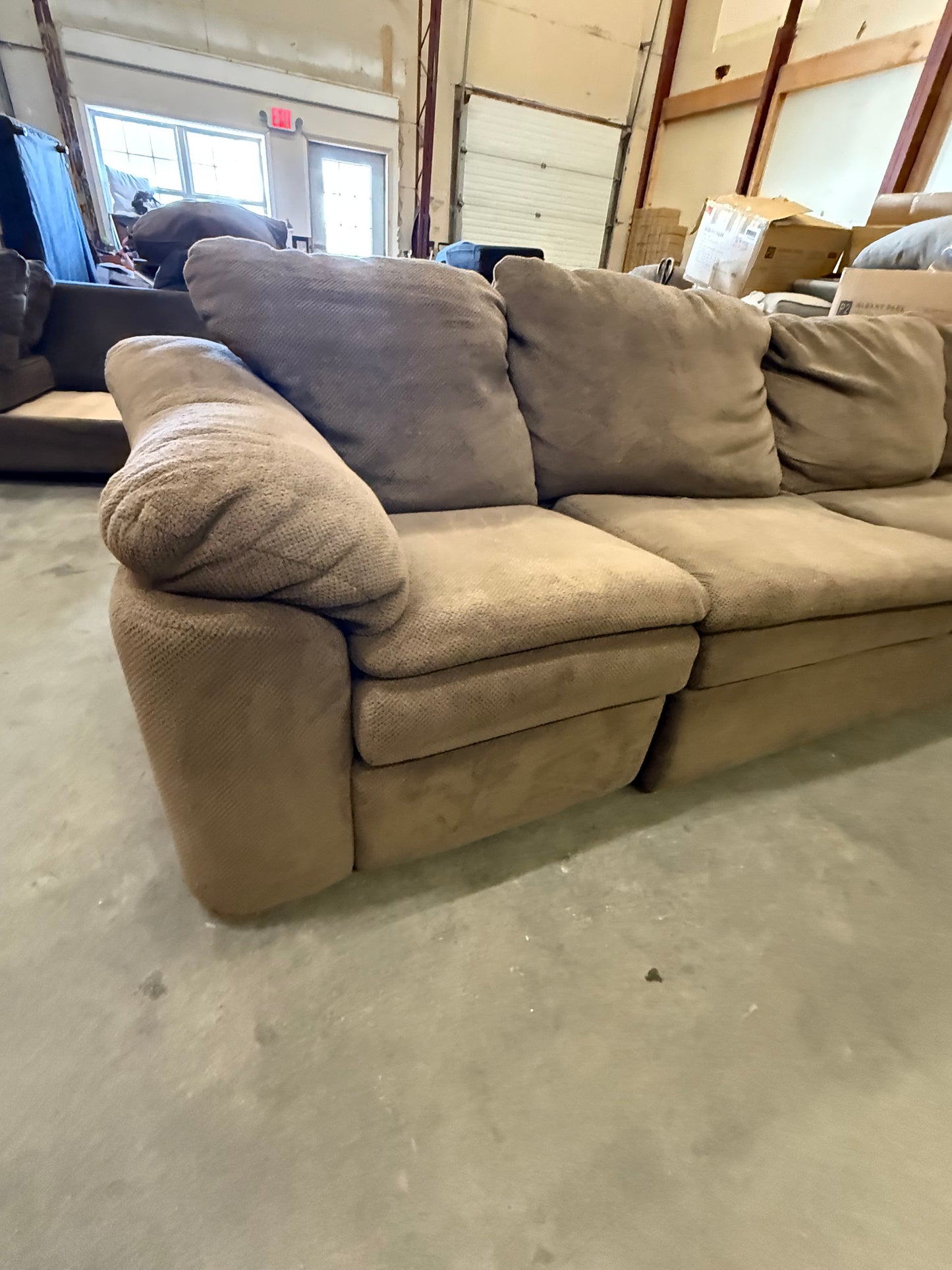 *Free Delivery* La-Z-Boy Sectional Couch with Recliners 5 Pieces Modular