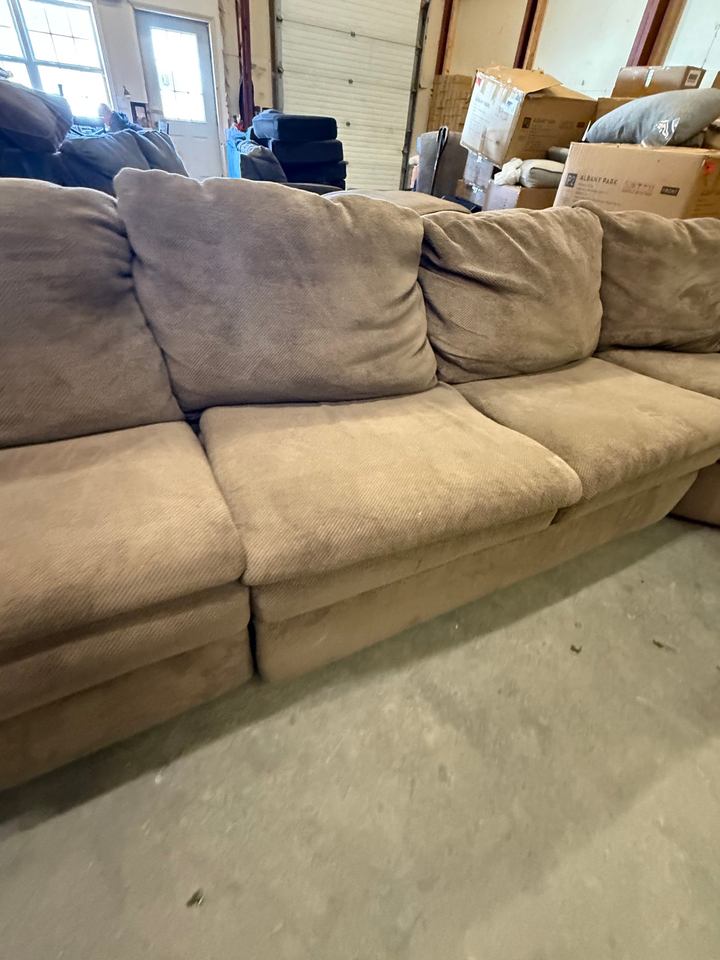 *Free Delivery* La-Z-Boy Sectional Couch with Recliners 5 Pieces Modular