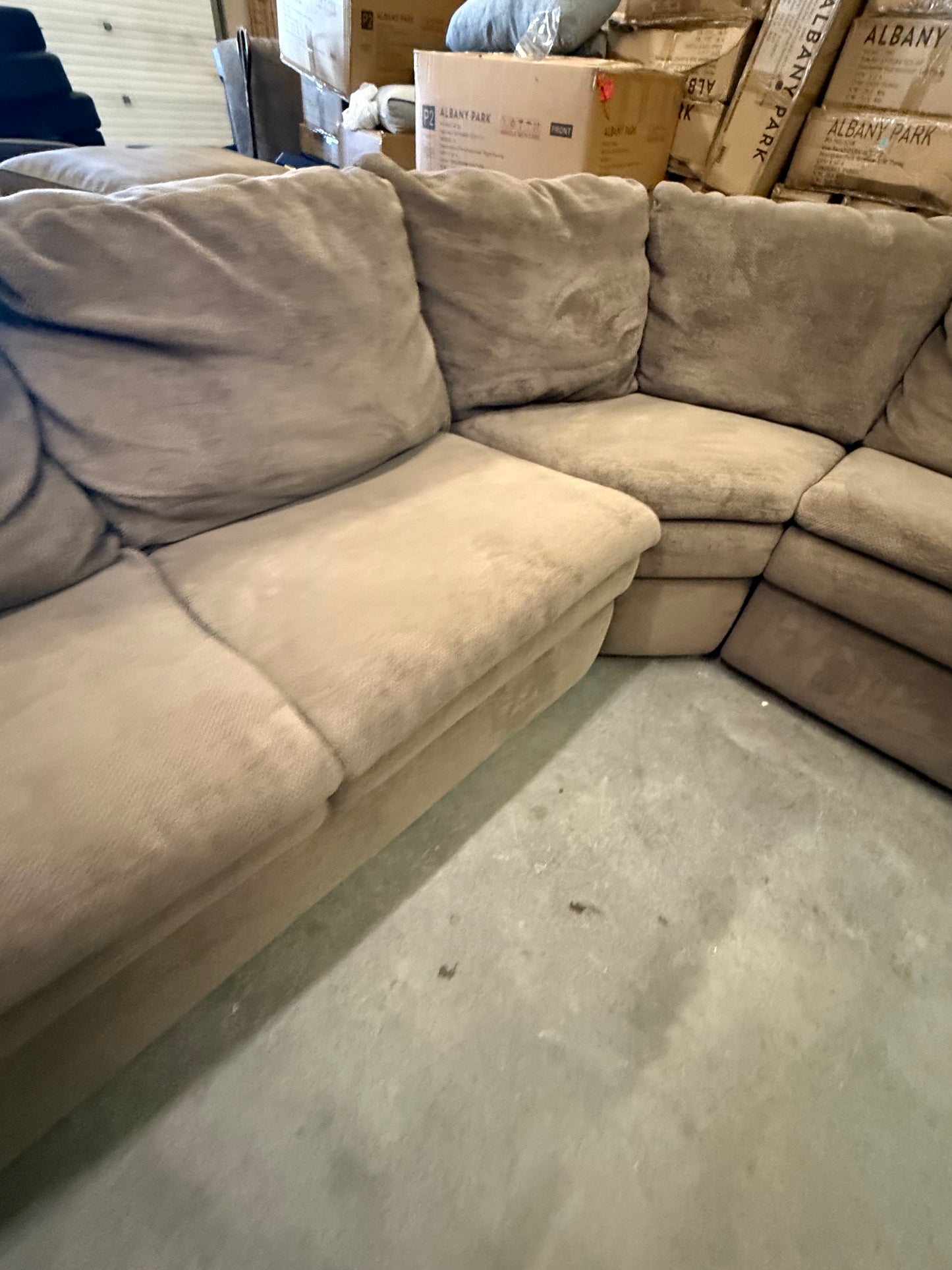 *Free Delivery* La-Z-Boy Sectional Couch with Recliners 5 Pieces Modular