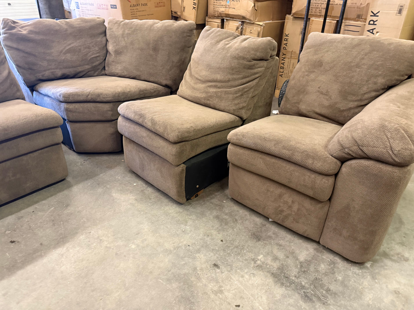 *Free Delivery* La-Z-Boy Sectional Couch with Recliners 5 Pieces Modular