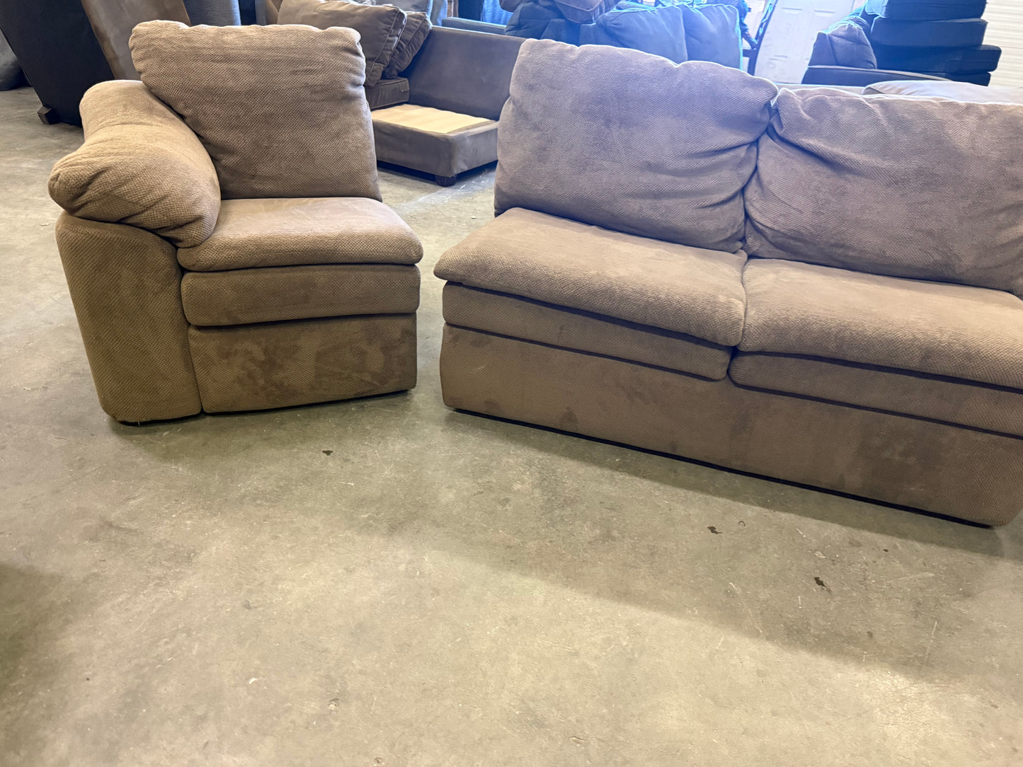 *Free Delivery* La-Z-Boy Sectional Couch with Recliners 5 Pieces Modular