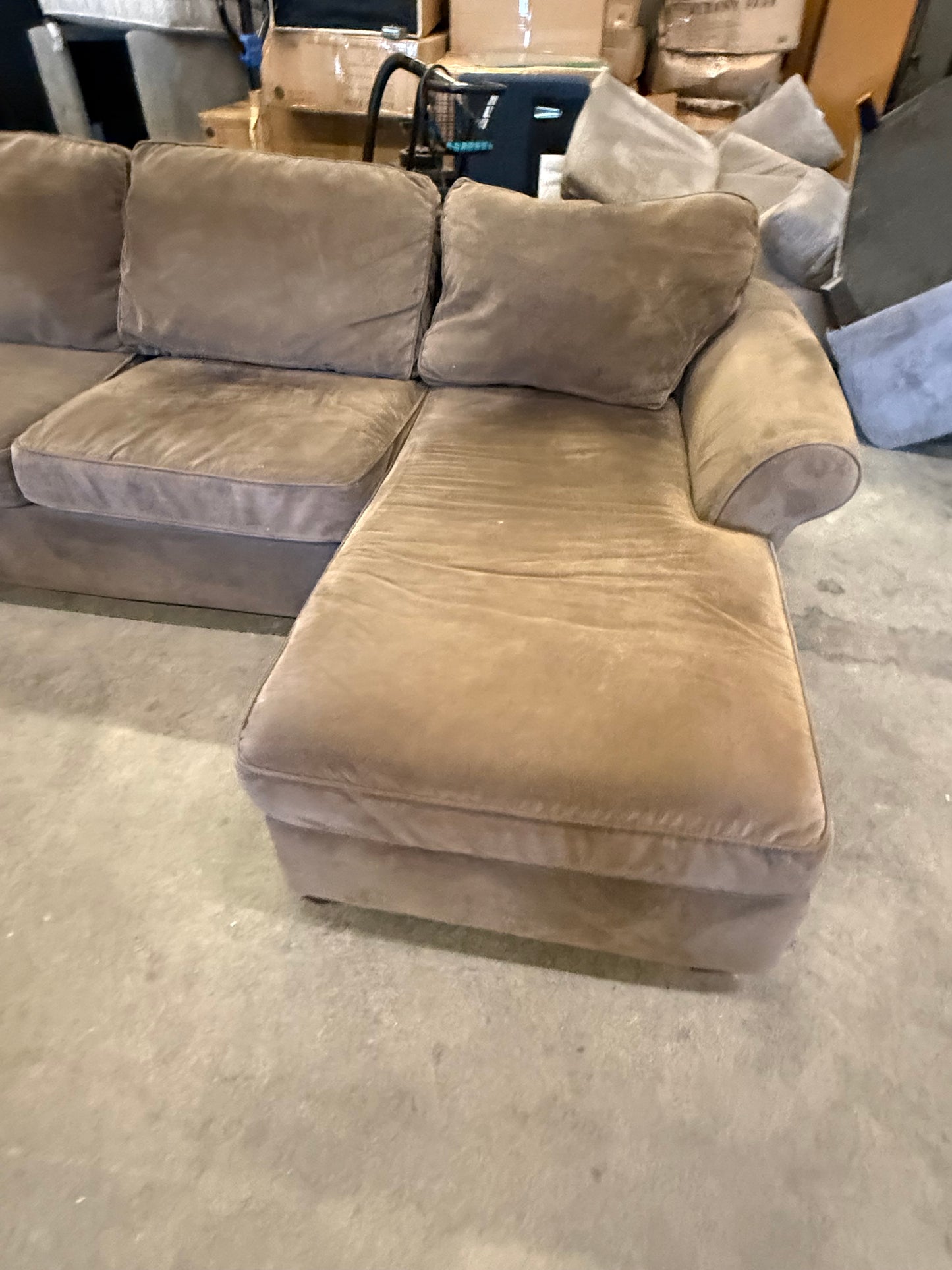 *Free Delivery* Raymour and Flannigan Large Great Condition Sectional Couch