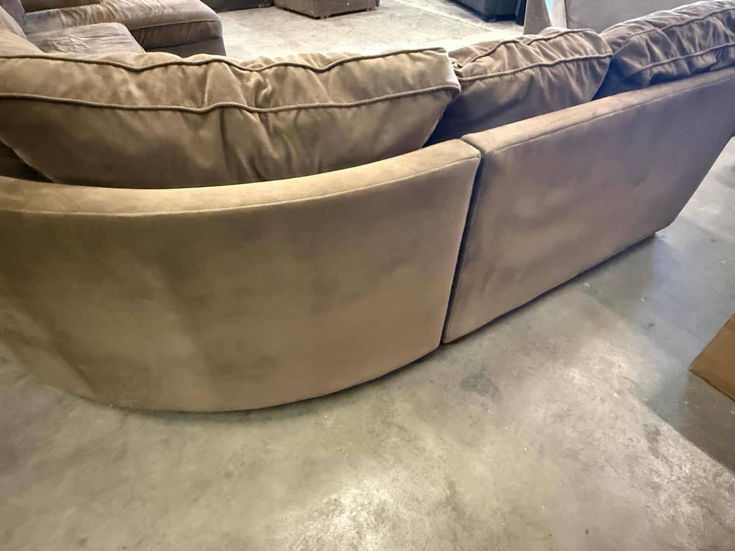 *Free Delivery* Raymour and Flannigan Large Great Condition Sectional Couch
