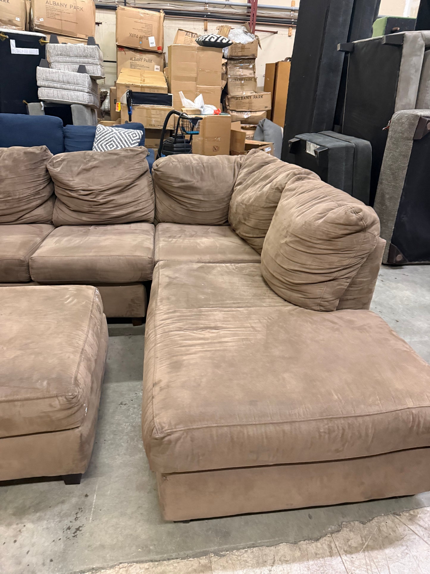 *Free Delivery* Sectional Couch with Matching Ottoman 2 Pieces