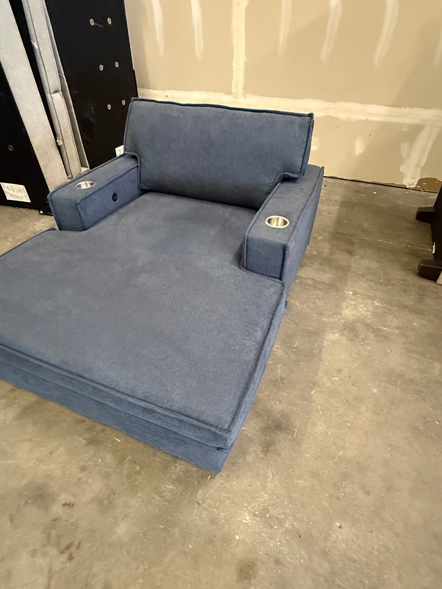 *Free Delivery* Retailer Return, Like-New Liquidation - PlayMax Chaise Chair w USB RECLINES