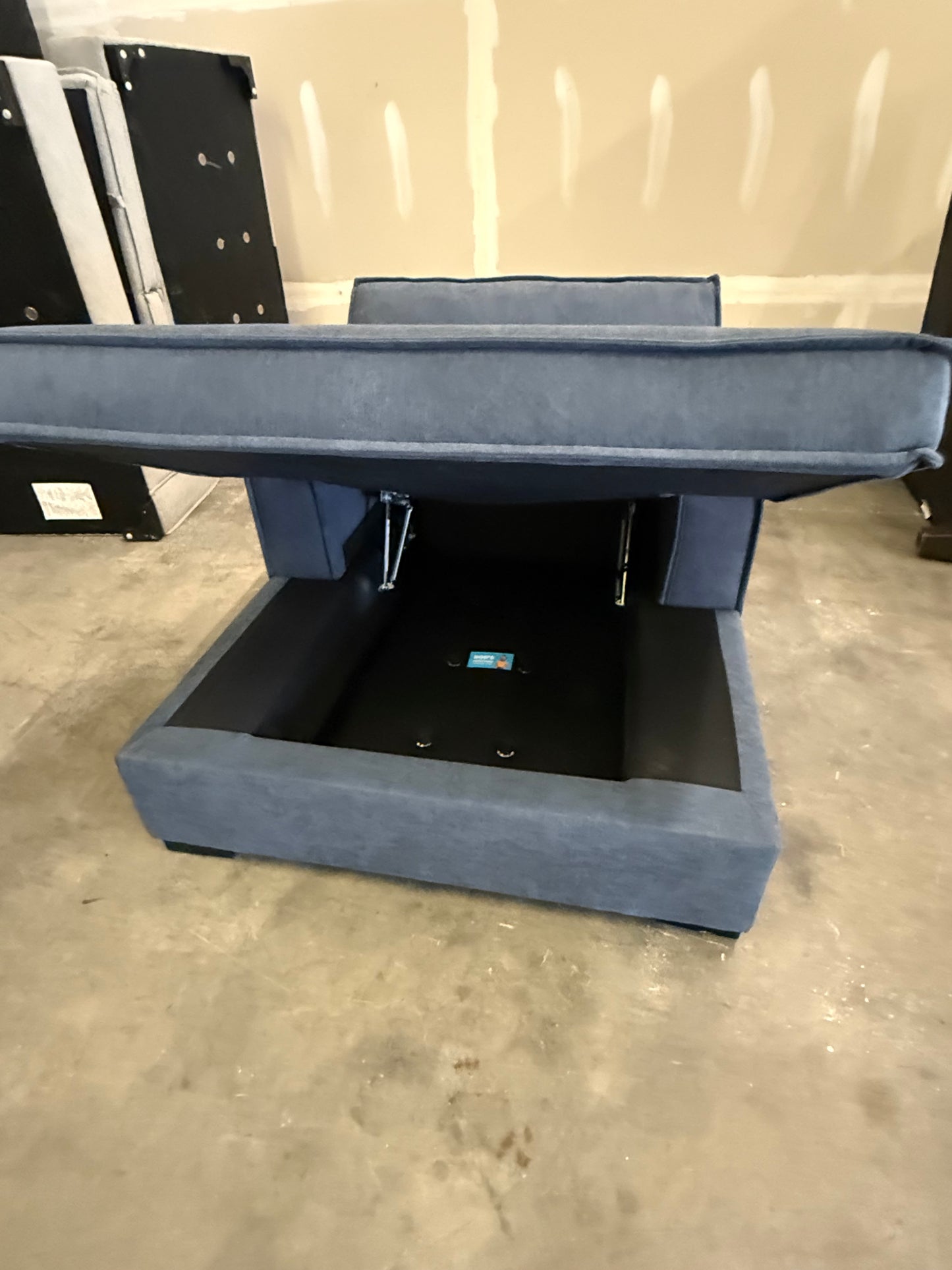 *Free Delivery* Retailer Return, Like-New Liquidation - PlayMax Chaise Chair w USB RECLINES