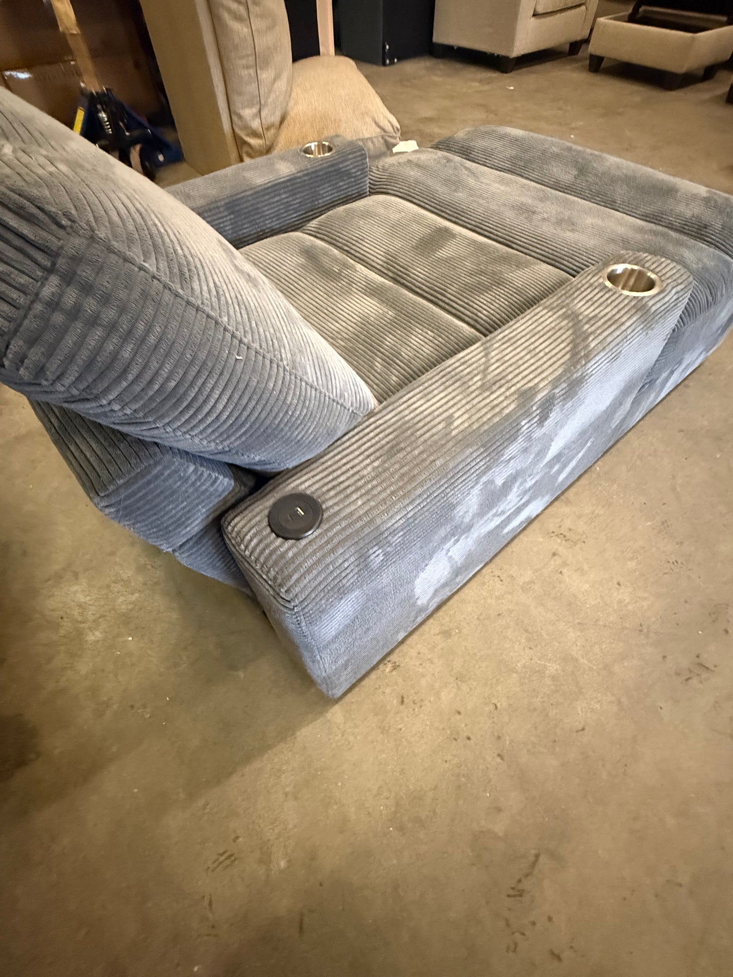 *Free Delivery* Retailer Return, Like-New Liquidation - Cordurroy Chaise Chair w USB RECLINES